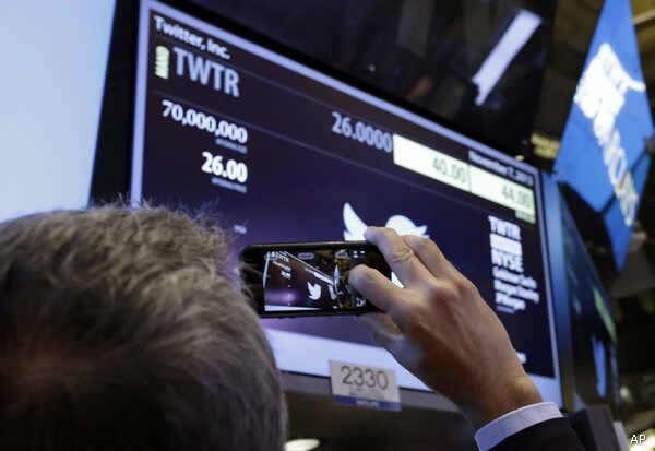 Experts: Twitter's Boom Echoes the Din of Market Mania