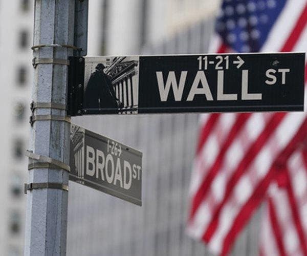 Wall Street Slips Away From Records on Mixed Data