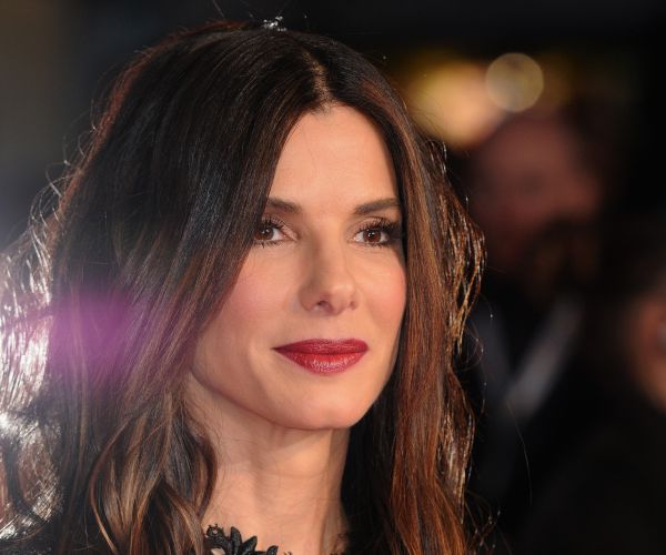 Sandra Bullock's Harvey Helping Hand: $1M to Red Cross