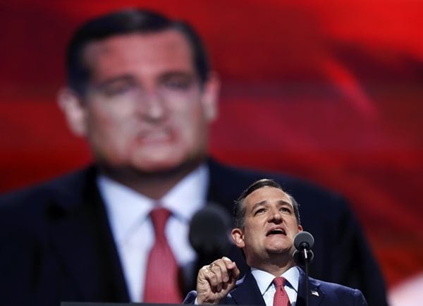 Ted Cruz's Wife Escorted Off Republican Convention Floor Amid Booing