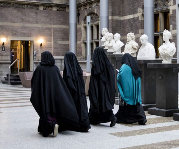 Dutch Burqa Ban in Some Public Places Gets Parliament's Approval