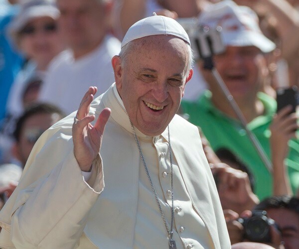 FBI Arrests Philly Teenager in ISIS-Inspired Plot on Pope Francis