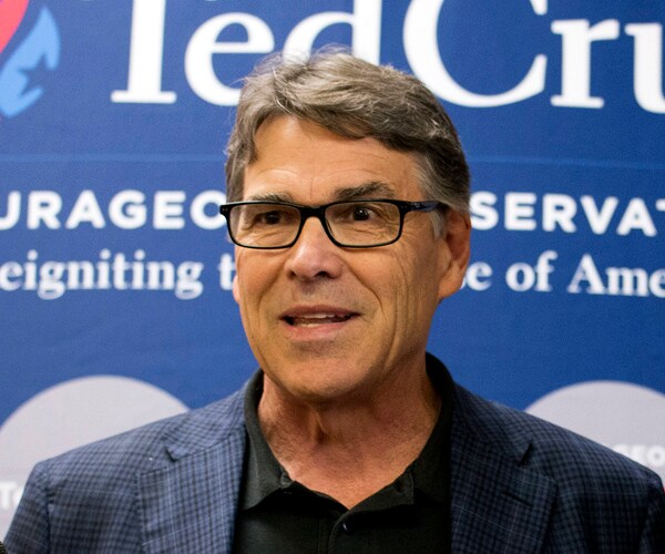 Rick Perry Endorses Trump While Other GOP Leaders Sulk