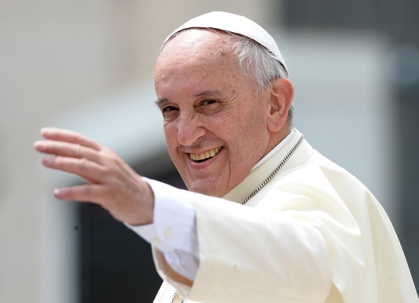 Pope Urges Young People Not to Waste Time on Internet and Smartphones