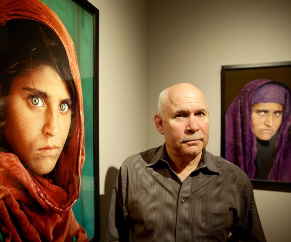 'Afghan Girl' on National Geographic Cover Arrested as Pakistan Illegal