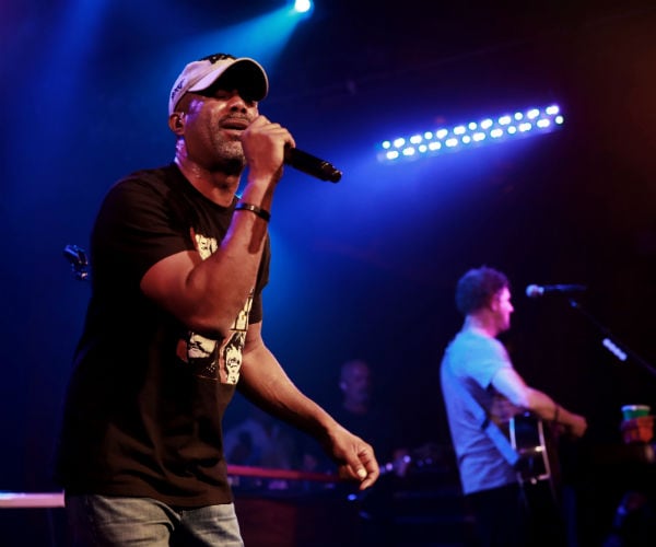 Hootie & the Blowfish Frontman Divorces After 20 Years of Marriage ...