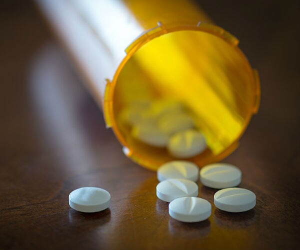 US Healthcare System, Health Insurance Contribute to Opioid Deaths