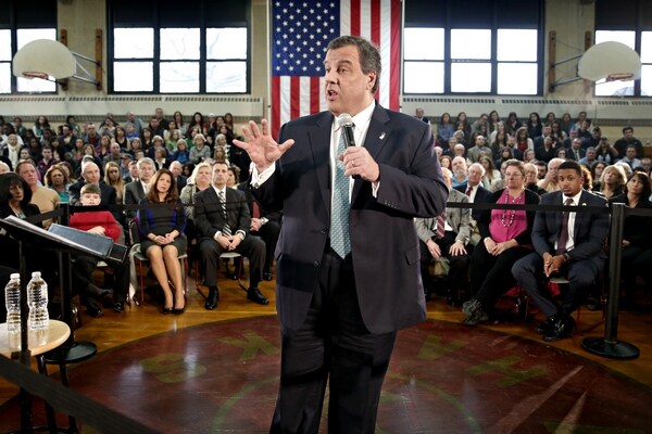 Chris Christie Bypasses Press in Favor of Town Halls