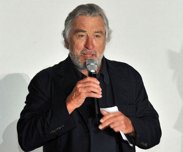 De Niro Refuses to Take Photo With Schwarzenegger Over Election Politics