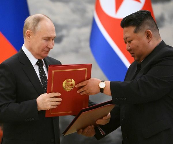 Putin Gives North Korea's Kim a Russian Limo: TASS 