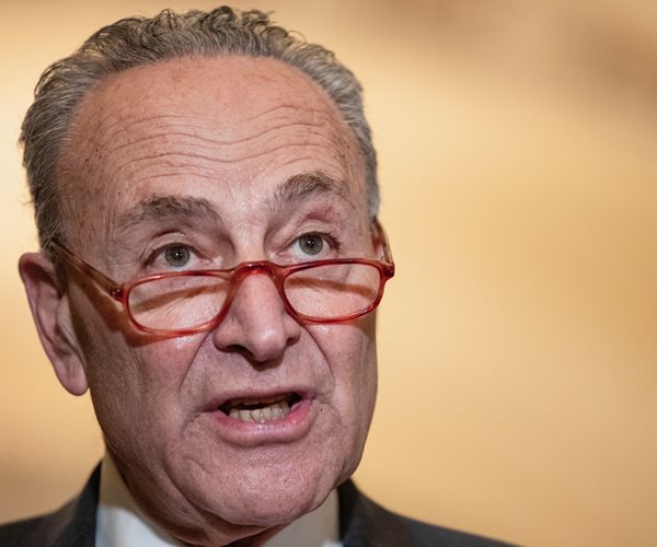 Schumer, Senate Democrats to Urge Trump to Declare National Virus Emergency