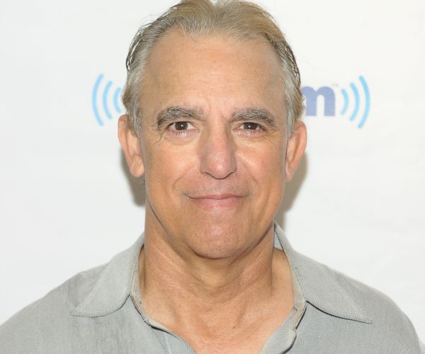 Jay Thomas Dies: 'Cheers,' 'Murphy Brown' Actor Was 69