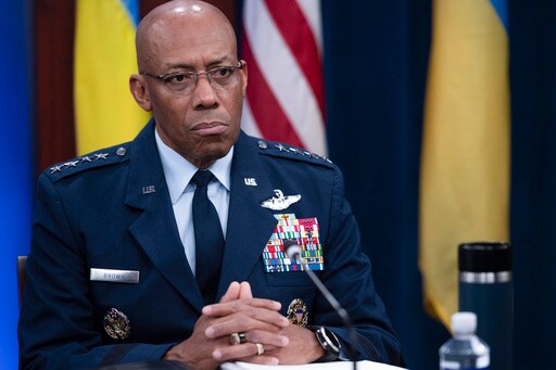 Top US Military Chief Visits Munitions Plants with Lawmakers to Press the Need to Arm Ukraine