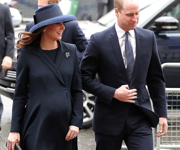 Kate Middleton Gives Birth to Boy