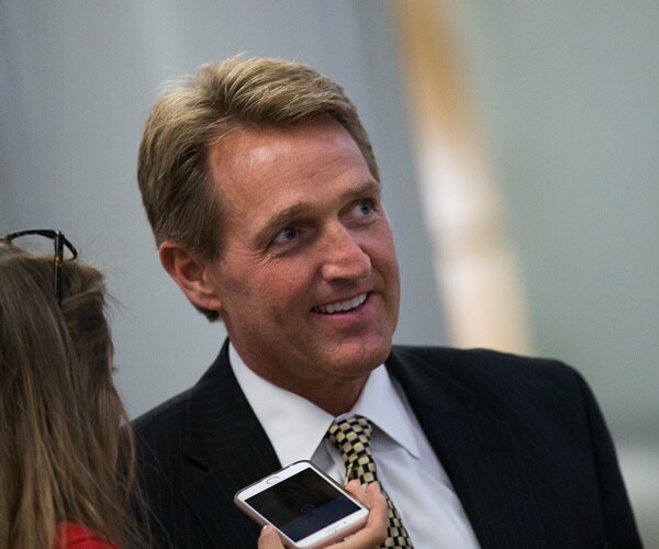 Trump Critics Sens. Flake, Heller Might Face GOP Primaries in '18