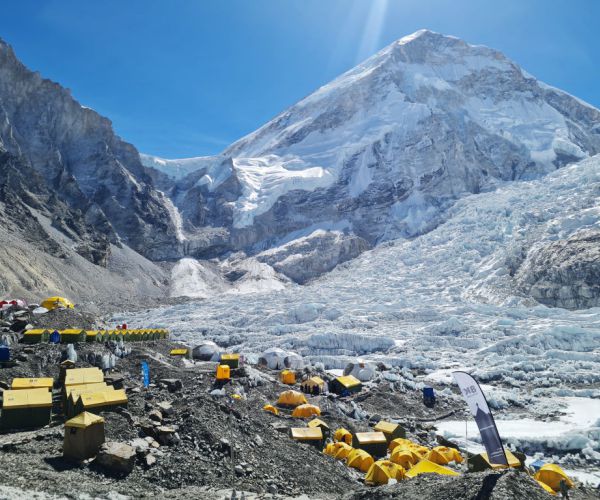 3 Dead, 5 Missing on Mt. Everest in May