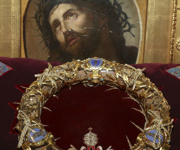 a crown of thorns on display at motre dame cathedral