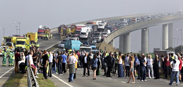 UK Pile-Up of 100-Plus Cars on Bridge Leaves Uncertain Toll 