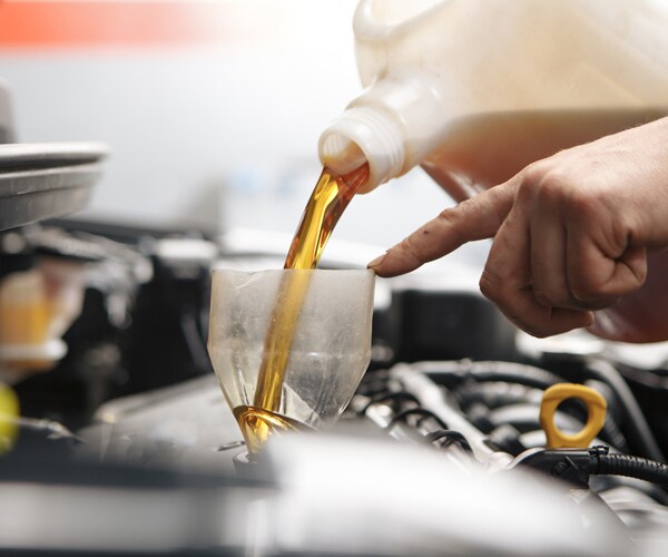 Changing a car's oil