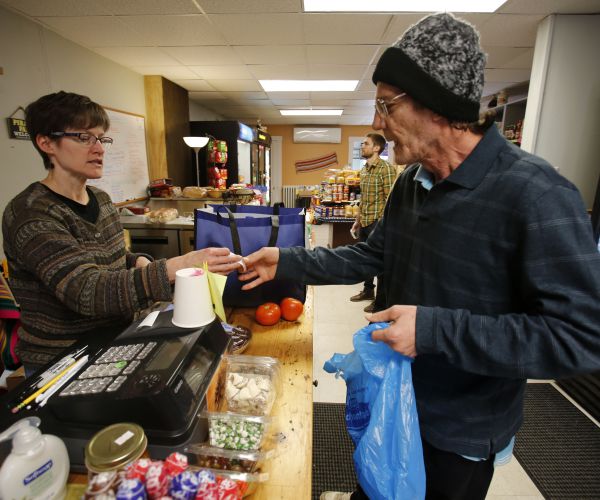 drug-testing-plan-considered-for-some-food-stamp-recipients-newsmax