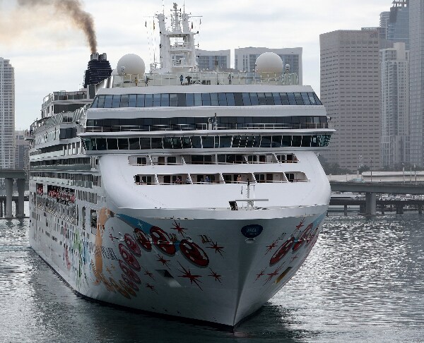 CDC Eases Warnings for Cruises as New COVID Infections Fall