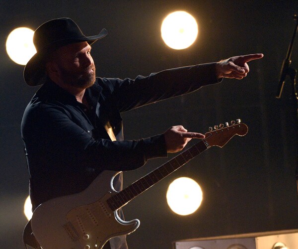 Power Outage at Garth Brooks Concert Interrupts Opening Act