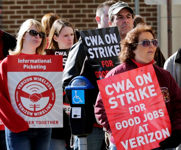 Verizon Strike: 40K Workers Who Keep Network Going Walk