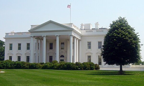 Secret Service: Lock Front Door of White House