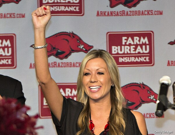 Jen Bielema, Wife of Former Wisconsin Coach, Tweets 'Karma' After Loss