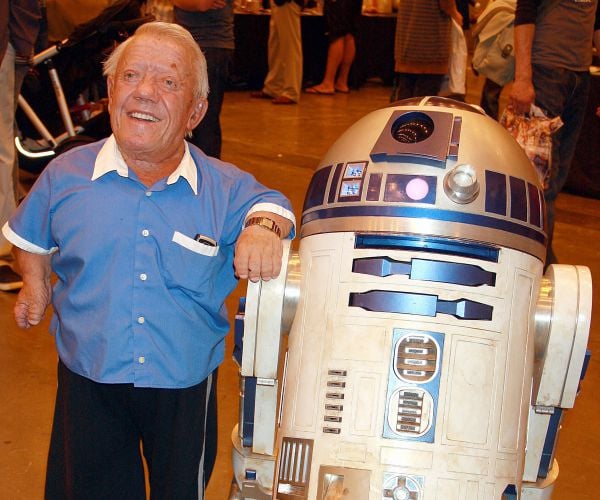 New R2-D2 Actor: Jimmy Vee Now 'Star Wars' Robot After Kenny Baker's Death