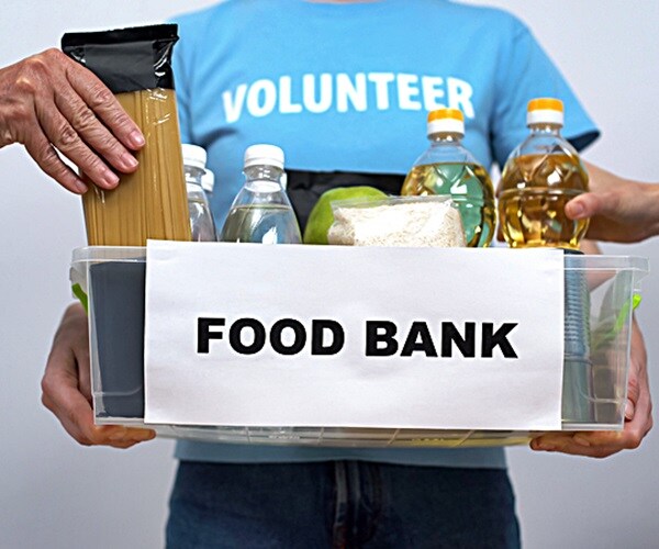 Frantic Food Banks Use Driverless Cars and Jobless Workers to Survive