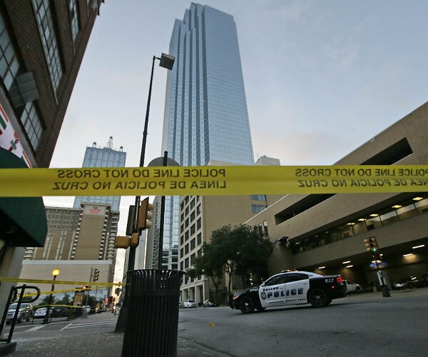 Experts: Dallas Shooters Showed Planning, Tactical Training