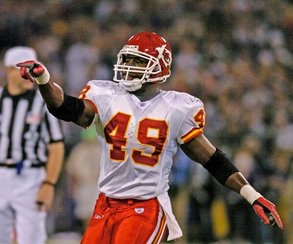 tony richardson celebrates on football field