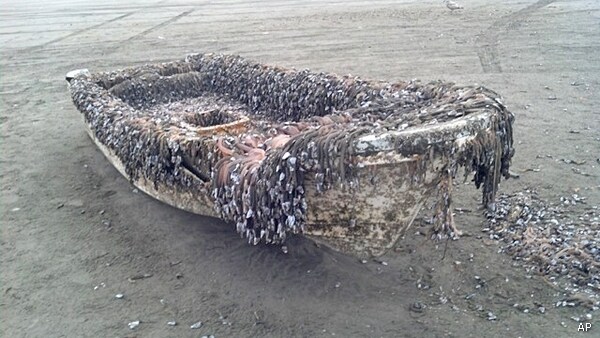 Japan Tsunami Ghost Boat Washes Ashore in Washington State?