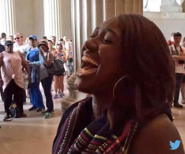 Lincoln Memorial Singer Stuns World With Impromptu 'Star-Spangled Banner'