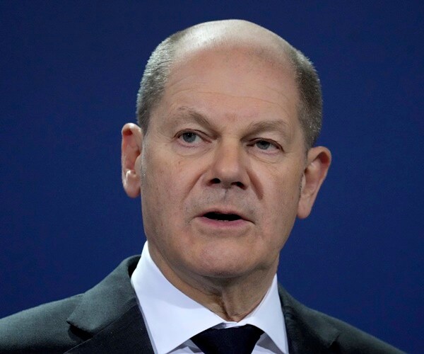 Scholz's Social Democrats Fend Off Right in German State Vote