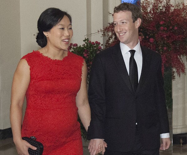 New Dad Mark Zuckerberg Vows to Give Away Most of His Facebook Fortune