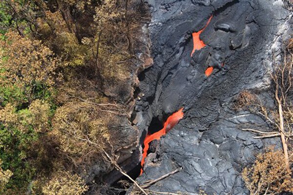 Hawaii Volcano's Lava Within Mile of Homes on Big Island