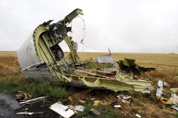 MH17 Victim's Oxygen Mask Raises Questions About Downed Flight