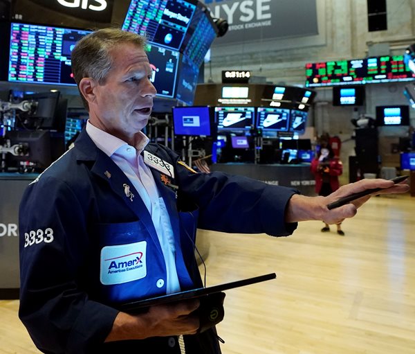 Stocks Hit Records; Dollar, Treasury Yields Up as Tapering Debate Dominates