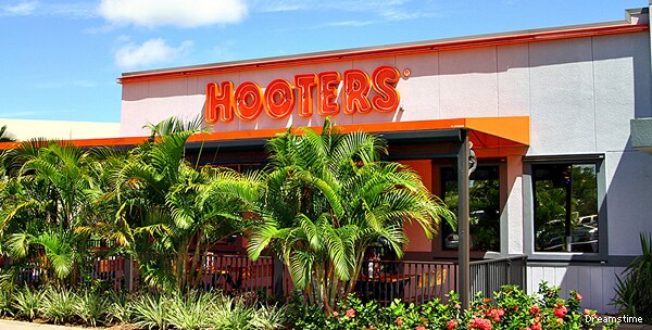 Hooters Free Food: Mother's Day Wings for Mom Aimed at Battling Perceptions