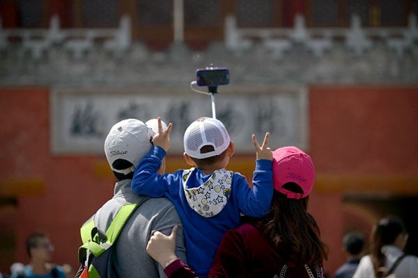 Disney World: Selfie Sticks Banned From Parks, and at Disneyland Too