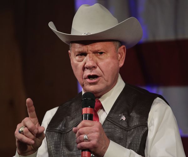 Trump Phones Roy Moore With Endorsement, Calls Him a 'Fighter'