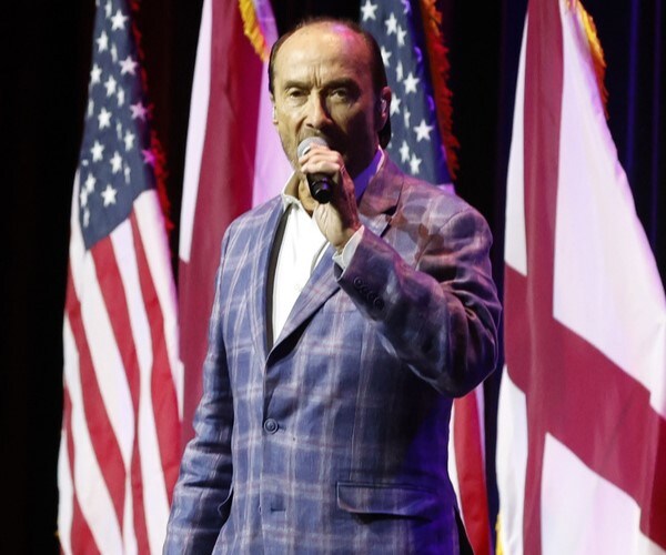 Lee Greenwood to Newsmax: Biden Can't Use 'God Bless the USA' | Newsmax.com