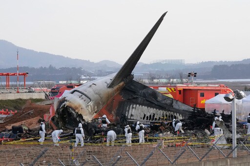 Officials: Black Boxes From SKorea Plane Crash Failed to Record Final 4 Minutes