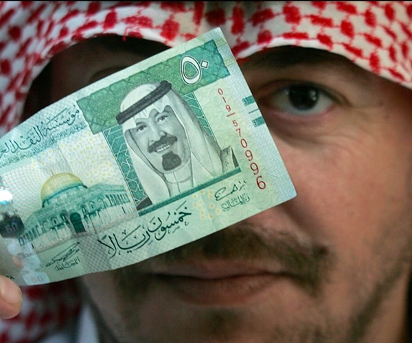 Desperate Saudi Arabia Turns to Asia for Investment