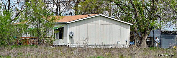 3 Bodies Found on Farm in Kansas After Foul Smell Reported