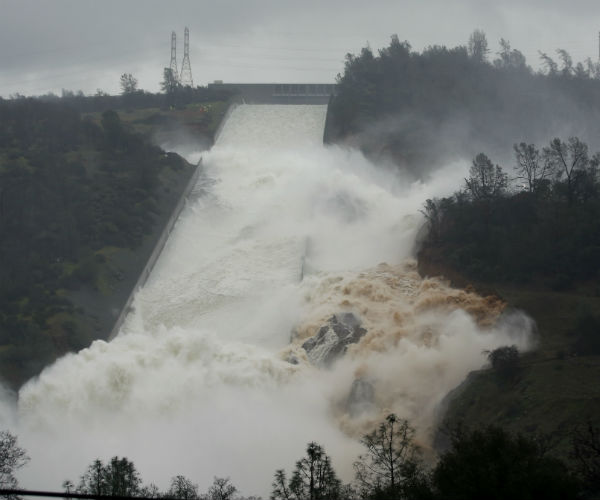 Calif. On Its Own for Dam Fix 