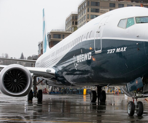 737 Max Jetliners on Hold as Boeing Scrambles to Solve Engine Issue