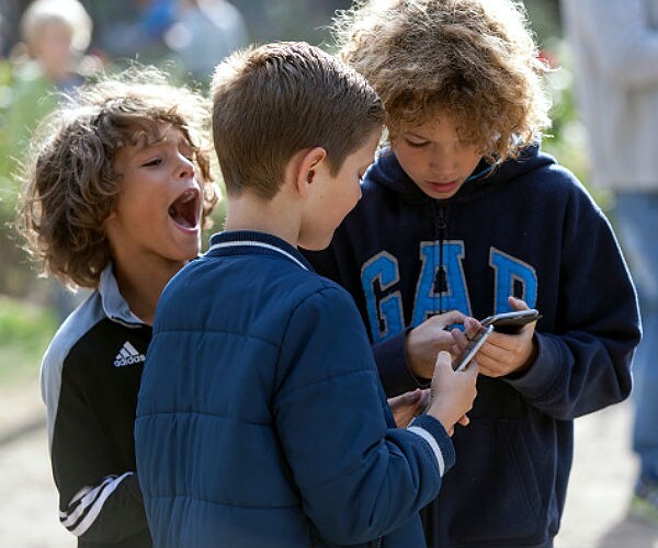 Study: Kids Can't Read Clocks, Smartphones to Blame